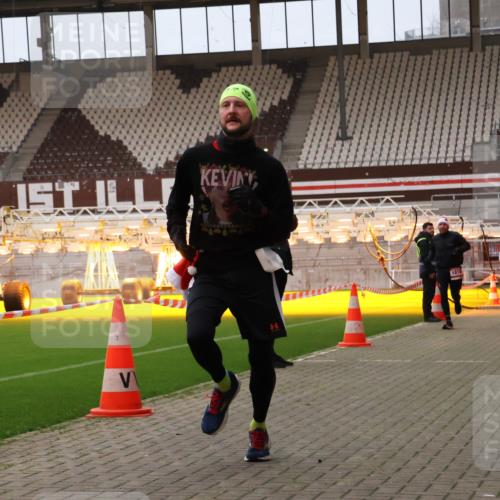 08.12.2024 - St. Pauli X-Mass-Run No. 14 Yannick Fuchs http://msf.ph/oto/7473397 08.12.2024 09:53:42 Ziel 859, 1818, 2844 meine-sportfotos.de