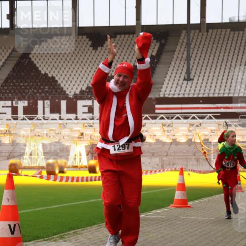 08.12.2024 - St. Pauli X-Mass-Run No. 14 Yannick Fuchs http://msf.ph/oto/7473402 08.12.2024 10:07:52 Ziel 9, 11, 83, 328, 580, 1092, 1152, 1153, 1297, 1685, 1867, 2350, 2501, 2504, 2505, 2587, 2969, 3010, 3012 meine-sportfotos.de