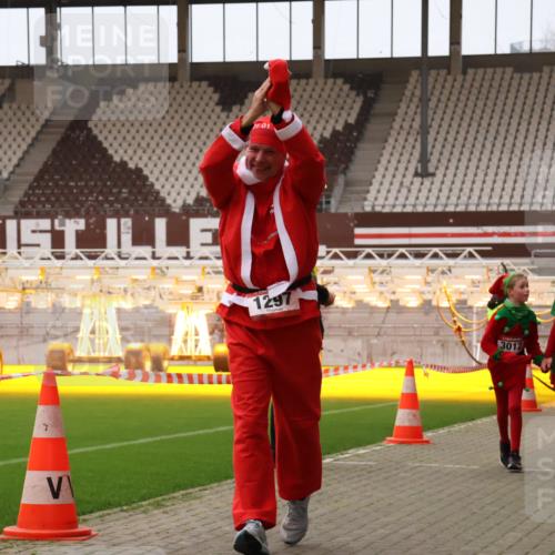08.12.2024 - St. Pauli X-Mass-Run No. 14 Yannick Fuchs http://msf.ph/oto/7473410 08.12.2024 10:07:52 Ziel 9, 11, 83, 328, 580, 1092, 1152, 1153, 1297, 1685, 1867, 2350, 2501, 2504, 2505, 2587, 2969, 3010, 3012 meine-sportfotos.de