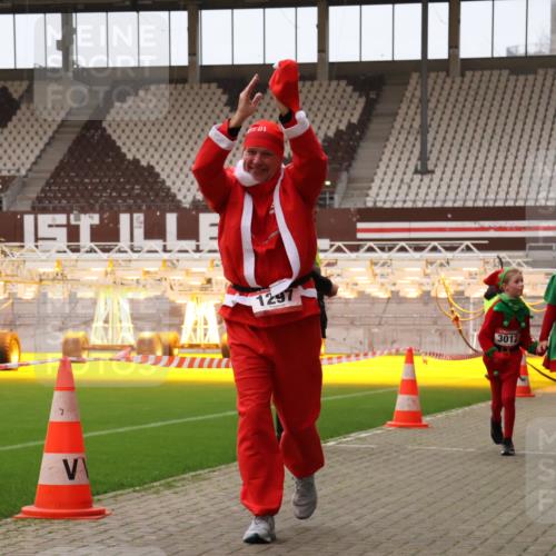 08.12.2024 - St. Pauli X-Mass-Run No. 14 Yannick Fuchs http://msf.ph/oto/7473412 08.12.2024 10:07:52 Ziel 9, 11, 83, 328, 580, 1092, 1152, 1153, 1297, 1685, 1867, 2350, 2501, 2504, 2505, 2587, 2969, 3010, 3012 meine-sportfotos.de