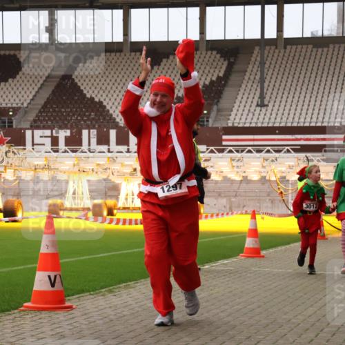 08.12.2024 - St. Pauli X-Mass-Run No. 14 Yannick Fuchs http://msf.ph/oto/7473415 08.12.2024 10:07:53 Ziel 9, 11, 83, 328, 580, 1092, 1297, 1685, 1867, 2350, 2501, 2504, 2505, 2587, 2968, 2969, 3010, 3012 meine-sportfotos.de