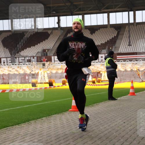08.12.2024 - St. Pauli X-Mass-Run No. 14 Yannick Fuchs http://msf.ph/oto/7473417 08.12.2024 09:53:42 Ziel 859, 1818, 2844 meine-sportfotos.de