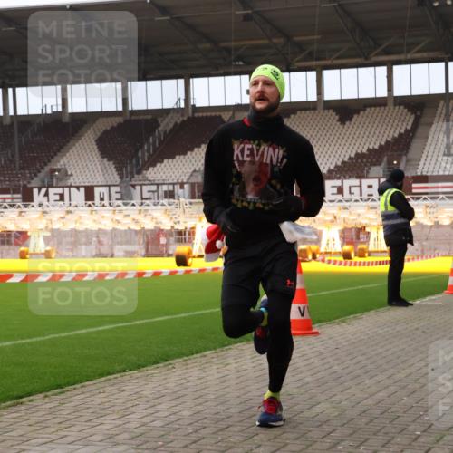 08.12.2024 - St. Pauli X-Mass-Run No. 14 Yannick Fuchs http://msf.ph/oto/7473425 08.12.2024 09:53:43 Ziel 859, 1818, 2844 meine-sportfotos.de