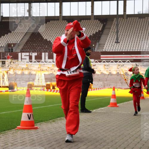08.12.2024 - St. Pauli X-Mass-Run No. 14 Yannick Fuchs http://msf.ph/oto/7473428 08.12.2024 10:07:53 Ziel 9, 11, 83, 328, 580, 1092, 1297, 1685, 1867, 2350, 2501, 2504, 2505, 2587, 2968, 2969, 3010, 3012 meine-sportfotos.de