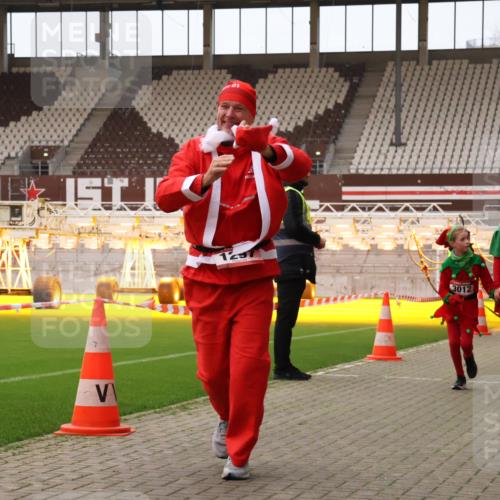 08.12.2024 - St. Pauli X-Mass-Run No. 14 Yannick Fuchs http://msf.ph/oto/7473432 08.12.2024 10:07:53 Ziel 9, 11, 83, 328, 580, 1092, 1297, 1685, 1867, 2350, 2501, 2504, 2505, 2587, 2968, 2969, 3010, 3012 meine-sportfotos.de
