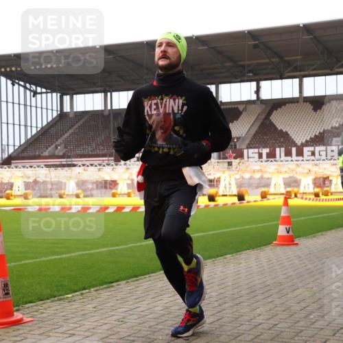 08.12.2024 - St. Pauli X-Mass-Run No. 14 Yannick Fuchs http://msf.ph/oto/7473433 08.12.2024 09:53:43 Ziel 859, 1818, 2844 meine-sportfotos.de