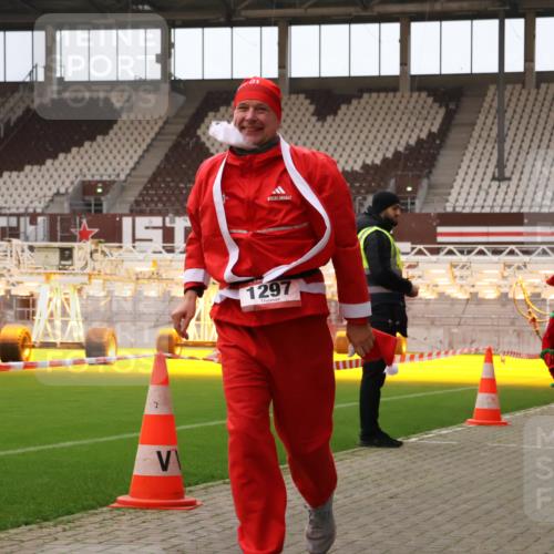 08.12.2024 - St. Pauli X-Mass-Run No. 14 Yannick Fuchs http://msf.ph/oto/7473434 08.12.2024 10:07:53 Ziel 9, 11, 83, 328, 580, 1092, 1297, 1685, 1867, 2350, 2501, 2504, 2505, 2587, 2968, 2969, 3010, 3012 meine-sportfotos.de