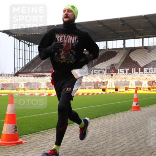 08.12.2024 - St. Pauli X-Mass-Run No. 14 Yannick Fuchs http://msf.ph/oto/7473437 08.12.2024 09:53:43 Ziel 859, 1818, 2844 meine-sportfotos.de