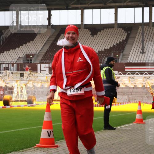 08.12.2024 - St. Pauli X-Mass-Run No. 14 Yannick Fuchs http://msf.ph/oto/7473439 08.12.2024 10:07:53 Ziel 9, 11, 83, 328, 580, 1092, 1297, 1685, 1867, 2350, 2501, 2504, 2505, 2587, 2968, 2969, 3010, 3012 meine-sportfotos.de