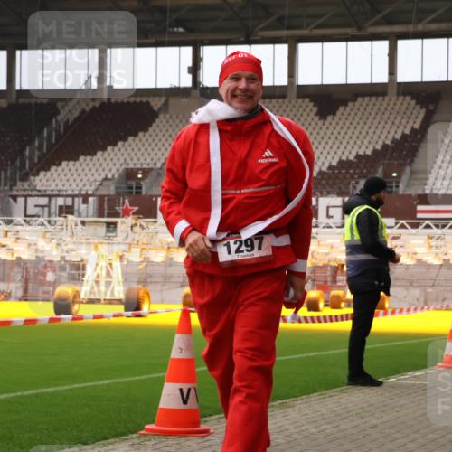 08.12.2024 - St. Pauli X-Mass-Run No. 14 Yannick Fuchs http://msf.ph/oto/7473448 08.12.2024 10:07:53 Ziel 9, 11, 83, 328, 580, 1092, 1297, 1685, 1867, 2350, 2501, 2504, 2505, 2587, 2968, 2969, 3010, 3012 meine-sportfotos.de