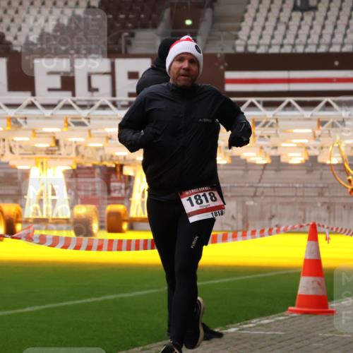 08.12.2024 - St. Pauli X-Mass-Run No. 14 Yannick Fuchs http://msf.ph/oto/7473449 08.12.2024 09:53:46 Ziel 216, 859, 1818, 2844 meine-sportfotos.de