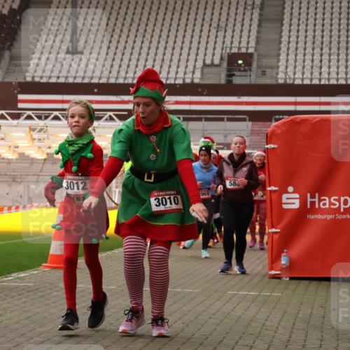 08.12.2024 - St. Pauli X-Mass-Run No. 14 Yannick Fuchs http://msf.ph/oto/7473454 08.12.2024 10:07:55 Ziel 9, 11, 83, 309, 328, 580, 1297, 1390, 1685, 1867, 2350, 2501, 2504, 2505, 2587, 2716, 2968, 2969, 3010, 3012 meine-sportfotos.de