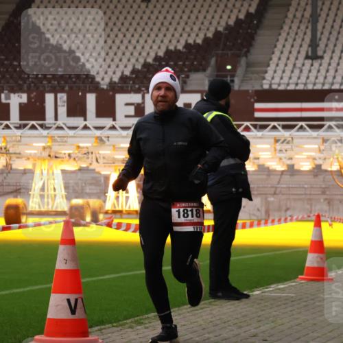 08.12.2024 - St. Pauli X-Mass-Run No. 14 Yannick Fuchs http://msf.ph/oto/7473455 08.12.2024 09:53:46 Ziel 216, 859, 1818, 2844 meine-sportfotos.de