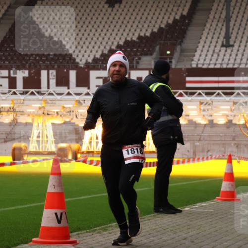 08.12.2024 - St. Pauli X-Mass-Run No. 14 Yannick Fuchs http://msf.ph/oto/7473458 08.12.2024 09:53:46 Ziel 216, 859, 1818, 2844 meine-sportfotos.de