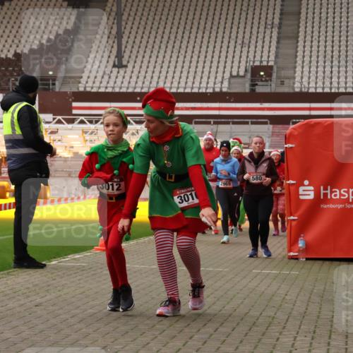 08.12.2024 - St. Pauli X-Mass-Run No. 14 Yannick Fuchs http://msf.ph/oto/7473467 08.12.2024 10:07:55 Ziel 9, 11, 83, 309, 328, 580, 1297, 1390, 1685, 1867, 2350, 2501, 2504, 2505, 2587, 2716, 2968, 2969, 3010, 3012 meine-sportfotos.de