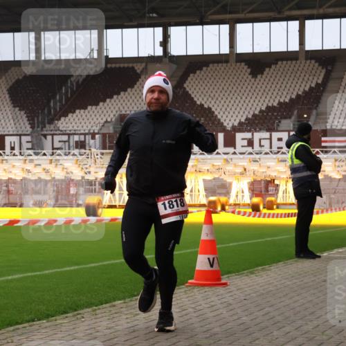 08.12.2024 - St. Pauli X-Mass-Run No. 14 Yannick Fuchs http://msf.ph/oto/7473471 08.12.2024 09:53:47 Ziel 216, 1818, 2844 meine-sportfotos.de