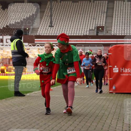 08.12.2024 - St. Pauli X-Mass-Run No. 14 Yannick Fuchs http://msf.ph/oto/7473472 08.12.2024 10:07:55 Ziel 9, 11, 83, 309, 328, 580, 1297, 1390, 1685, 1867, 2350, 2501, 2504, 2505, 2587, 2716, 2968, 2969, 3010, 3012 meine-sportfotos.de