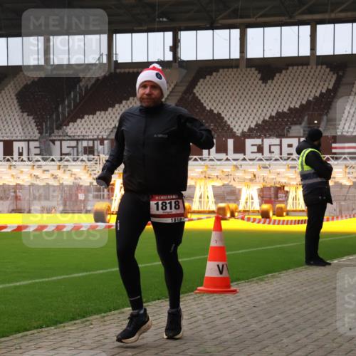 08.12.2024 - St. Pauli X-Mass-Run No. 14 Yannick Fuchs http://msf.ph/oto/7473474 08.12.2024 09:53:47 Ziel 216, 1818, 2844 meine-sportfotos.de
