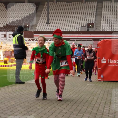 08.12.2024 - St. Pauli X-Mass-Run No. 14 Yannick Fuchs http://msf.ph/oto/7473478 08.12.2024 10:07:55 Ziel 9, 11, 83, 309, 328, 580, 1297, 1390, 1685, 1867, 2350, 2501, 2504, 2505, 2587, 2716, 2968, 2969, 3010, 3012 meine-sportfotos.de