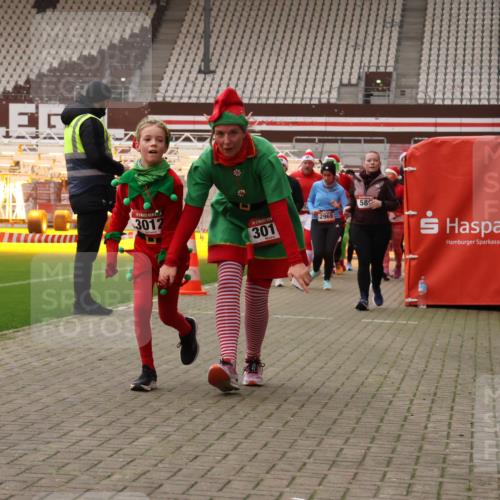 08.12.2024 - St. Pauli X-Mass-Run No. 14 Yannick Fuchs http://msf.ph/oto/7473487 08.12.2024 10:07:55 Ziel 9, 11, 83, 309, 328, 580, 1297, 1390, 1685, 1867, 2350, 2501, 2504, 2505, 2587, 2716, 2968, 2969, 3010, 3012 meine-sportfotos.de