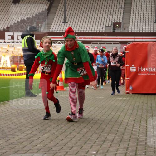 08.12.2024 - St. Pauli X-Mass-Run No. 14 Yannick Fuchs http://msf.ph/oto/7473491 08.12.2024 10:07:56 Ziel 9, 11, 83, 309, 328, 580, 1297, 1390, 1867, 2350, 2501, 2504, 2505, 2587, 2716, 2968, 2969, 3010, 3012 meine-sportfotos.de