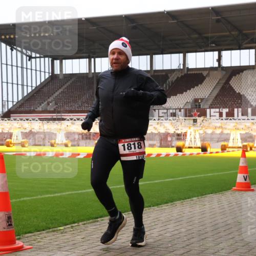08.12.2024 - St. Pauli X-Mass-Run No. 14 Yannick Fuchs http://msf.ph/oto/7473492 08.12.2024 09:53:48 Ziel 216, 1718, 1818, 2844 meine-sportfotos.de