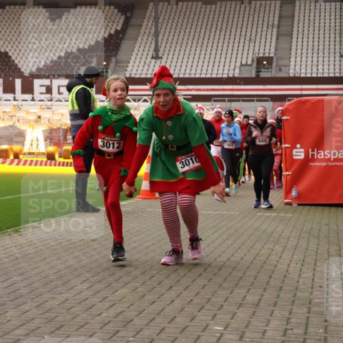 08.12.2024 - St. Pauli X-Mass-Run No. 14 Yannick Fuchs http://msf.ph/oto/7473497 08.12.2024 10:07:56 Ziel 9, 11, 83, 309, 328, 580, 1297, 1390, 1867, 2350, 2501, 2504, 2505, 2587, 2716, 2968, 2969, 3010, 3012 meine-sportfotos.de