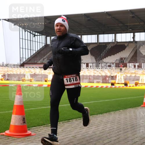 08.12.2024 - St. Pauli X-Mass-Run No. 14 Yannick Fuchs http://msf.ph/oto/7473498 08.12.2024 09:53:48 Ziel 216, 1718, 1818, 2844 meine-sportfotos.de