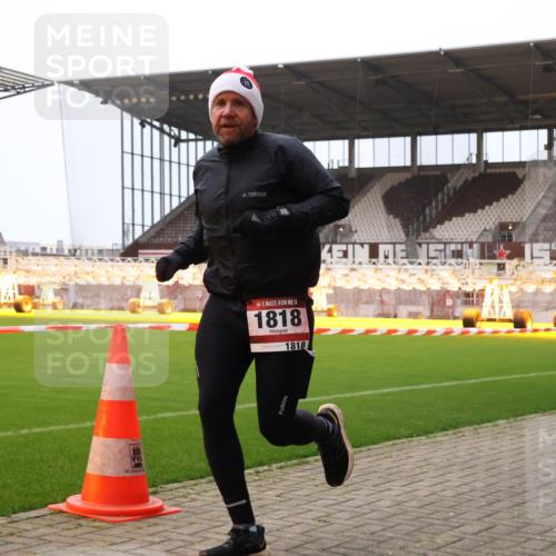 08.12.2024 - St. Pauli X-Mass-Run No. 14 Yannick Fuchs http://msf.ph/oto/7473501 08.12.2024 09:53:48 Ziel 216, 1718, 1818, 2844 meine-sportfotos.de