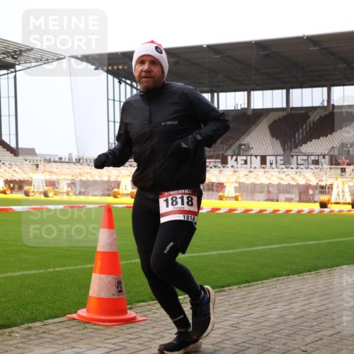 08.12.2024 - St. Pauli X-Mass-Run No. 14 Yannick Fuchs http://msf.ph/oto/7473505 08.12.2024 09:53:48 Ziel 216, 1718, 1818, 2844 meine-sportfotos.de