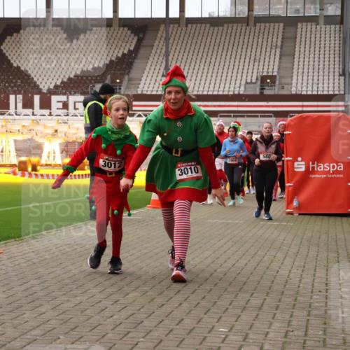 08.12.2024 - St. Pauli X-Mass-Run No. 14 Yannick Fuchs http://msf.ph/oto/7473506 08.12.2024 10:07:56 Ziel 9, 11, 83, 309, 328, 580, 1297, 1390, 1867, 2350, 2501, 2504, 2505, 2587, 2716, 2968, 2969, 3010, 3012 meine-sportfotos.de