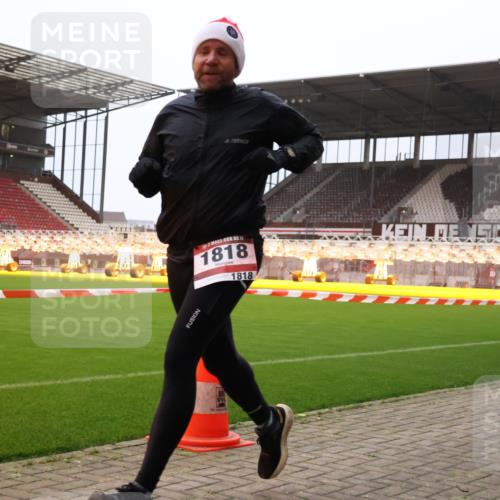 08.12.2024 - St. Pauli X-Mass-Run No. 14 Yannick Fuchs http://msf.ph/oto/7473512 08.12.2024 09:53:48 Ziel 216, 1718, 1818, 2844 meine-sportfotos.de