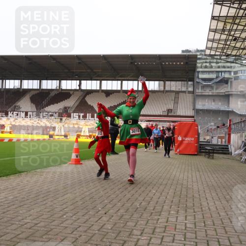08.12.2024 - St. Pauli X-Mass-Run No. 14 Yannick Fuchs http://msf.ph/oto/7473535 08.12.2024 10:07:57 Ziel 9, 11, 83, 309, 328, 580, 1297, 1390, 1867, 2350, 2501, 2504, 2587, 2716, 2968, 2969, 3010, 3012 meine-sportfotos.de