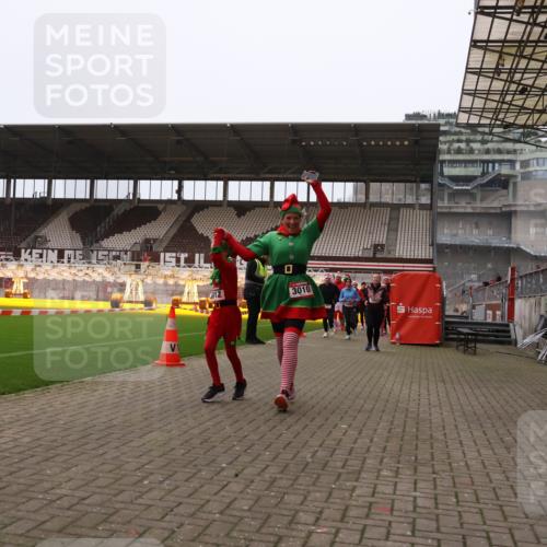 08.12.2024 - St. Pauli X-Mass-Run No. 14 Yannick Fuchs http://msf.ph/oto/7473538 08.12.2024 10:07:57 Ziel 9, 11, 83, 309, 328, 580, 1297, 1390, 1867, 2350, 2501, 2504, 2587, 2716, 2968, 2969, 3010, 3012 meine-sportfotos.de