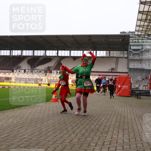08.12.2024 - St. Pauli X-Mass-Run No. 14 Yannick Fuchs http://msf.ph/oto/7473547 08.12.2024 10:07:57 Ziel 9, 11, 83, 309, 328, 580, 1297, 1390, 1867, 2350, 2501, 2504, 2587, 2716, 2968, 2969, 3010, 3012 meine-sportfotos.de