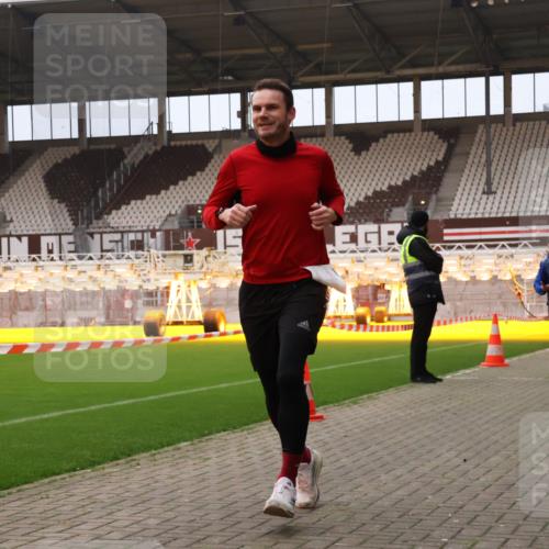 08.12.2024 - St. Pauli X-Mass-Run No. 14 Yannick Fuchs http://msf.ph/oto/7473553 08.12.2024 09:54:04 Ziel 216, 1718, 1850 meine-sportfotos.de