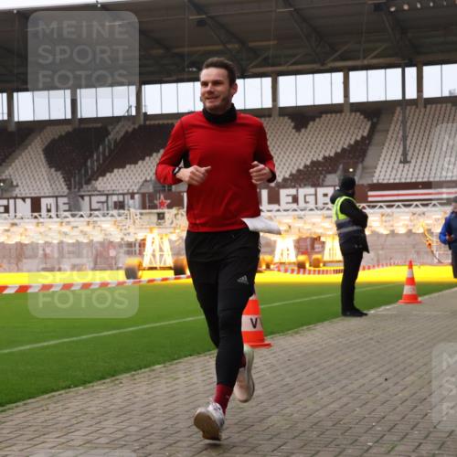 08.12.2024 - St. Pauli X-Mass-Run No. 14 Yannick Fuchs http://msf.ph/oto/7473555 08.12.2024 09:54:04 Ziel 216, 1718, 1850 meine-sportfotos.de