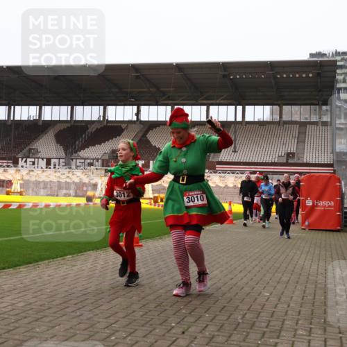 08.12.2024 - St. Pauli X-Mass-Run No. 14 Yannick Fuchs http://msf.ph/oto/7473560 08.12.2024 10:07:57 Ziel 9, 11, 83, 309, 328, 580, 1297, 1390, 1867, 2350, 2501, 2504, 2587, 2716, 2968, 2969, 3010, 3012 meine-sportfotos.de
