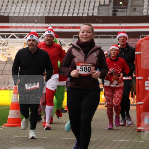 08.12.2024 - St. Pauli X-Mass-Run No. 14 Yannick Fuchs http://msf.ph/oto/7473562 08.12.2024 10:07:58 Ziel 9, 11, 83, 309, 328, 580, 1048, 1058, 1297, 1390, 1867, 2350, 2501, 2587, 2716, 2968, 2969, 3010, 3012 meine-sportfotos.de