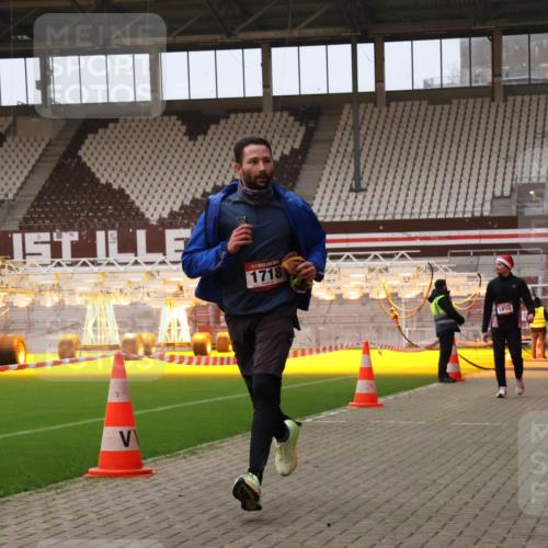 08.12.2024 - St. Pauli X-Mass-Run No. 14 Yannick Fuchs http://msf.ph/oto/7473582 08.12.2024 09:54:06 Ziel 216, 1718, 1850 meine-sportfotos.de