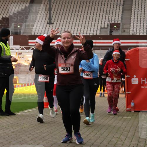 08.12.2024 - St. Pauli X-Mass-Run No. 14 Yannick Fuchs http://msf.ph/oto/7473587 08.12.2024 10:07:59 Ziel 9, 11, 83, 309, 328, 580, 1048, 1058, 1297, 1390, 1867, 2350, 2501, 2587, 2716, 2945, 2968, 2969, 3010, 3012 meine-sportfotos.de