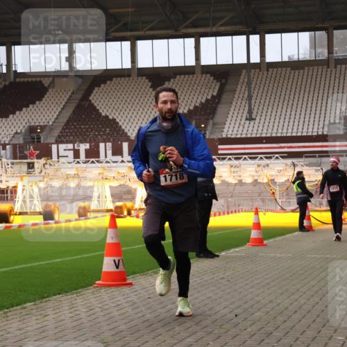 08.12.2024 - St. Pauli X-Mass-Run No. 14 Yannick Fuchs http://msf.ph/oto/7473592 08.12.2024 09:54:07 Ziel 216, 1718, 1850 meine-sportfotos.de