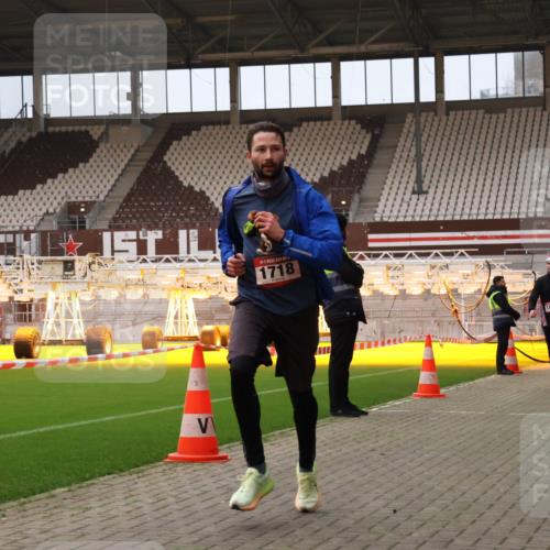 08.12.2024 - St. Pauli X-Mass-Run No. 14 Yannick Fuchs http://msf.ph/oto/7473594 08.12.2024 09:54:07 Ziel 216, 1718, 1850 meine-sportfotos.de