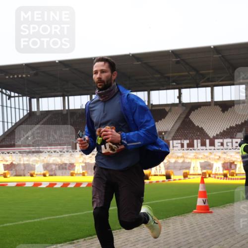 08.12.2024 - St. Pauli X-Mass-Run No. 14 Yannick Fuchs http://msf.ph/oto/7473610 08.12.2024 09:54:08 Ziel 216, 1718, 1850 meine-sportfotos.de