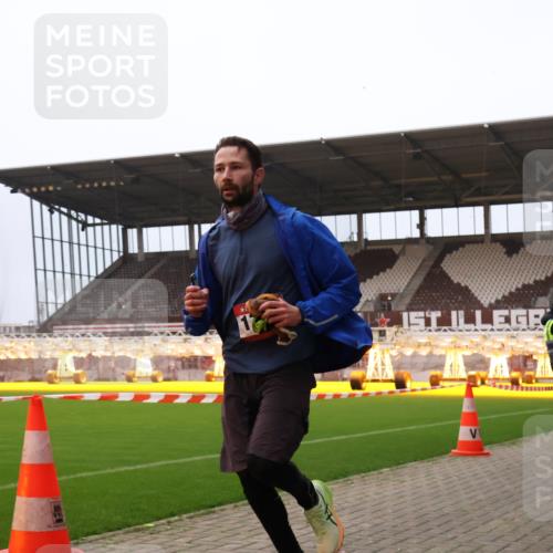 08.12.2024 - St. Pauli X-Mass-Run No. 14 Yannick Fuchs http://msf.ph/oto/7473615 08.12.2024 09:54:08 Ziel 216, 1718, 1850 meine-sportfotos.de