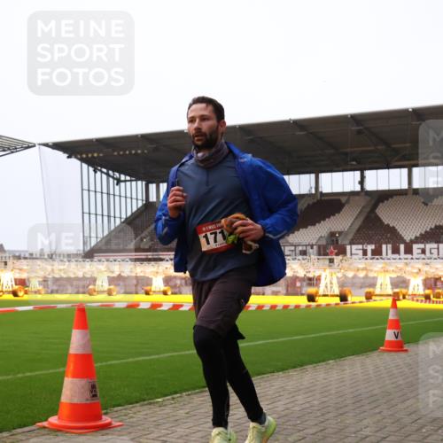 08.12.2024 - St. Pauli X-Mass-Run No. 14 Yannick Fuchs http://msf.ph/oto/7473618 08.12.2024 09:54:08 Ziel 216, 1718, 1850 meine-sportfotos.de