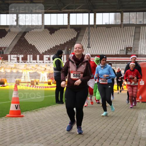 08.12.2024 - St. Pauli X-Mass-Run No. 14 Yannick Fuchs http://msf.ph/oto/7473629 08.12.2024 10:08:00 Ziel 9, 11, 83, 309, 328, 580, 1048, 1058, 1297, 1390, 2350, 2501, 2587, 2716, 2945, 2968, 2969, 3010, 3012 meine-sportfotos.de