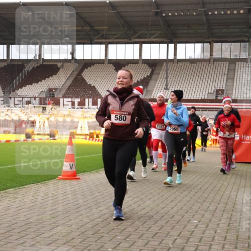 08.12.2024 - St. Pauli X-Mass-Run No. 14 Yannick Fuchs http://msf.ph/oto/7473650 08.12.2024 10:08:01 Ziel 11, 83, 309, 328, 580, 1048, 1058, 1297, 1390, 2350, 2501, 2587, 2716, 2945, 2964, 2968, 2969, 3010, 3012 meine-sportfotos.de