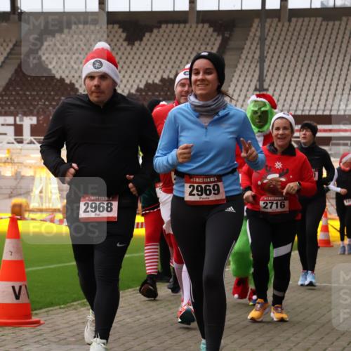 08.12.2024 - St. Pauli X-Mass-Run No. 14 Yannick Fuchs http://msf.ph/oto/7473660 08.12.2024 10:08:02 Ziel 83, 309, 328, 580, 690, 1048, 1058, 1297, 1390, 2350, 2501, 2587, 2716, 2945, 2964, 2968, 2969, 3010, 3012 meine-sportfotos.de