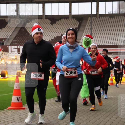 08.12.2024 - St. Pauli X-Mass-Run No. 14 Yannick Fuchs http://msf.ph/oto/7473670 08.12.2024 10:08:02 Ziel 83, 309, 328, 580, 690, 1048, 1058, 1297, 1390, 2350, 2501, 2587, 2716, 2945, 2964, 2968, 2969, 3010, 3012 meine-sportfotos.de